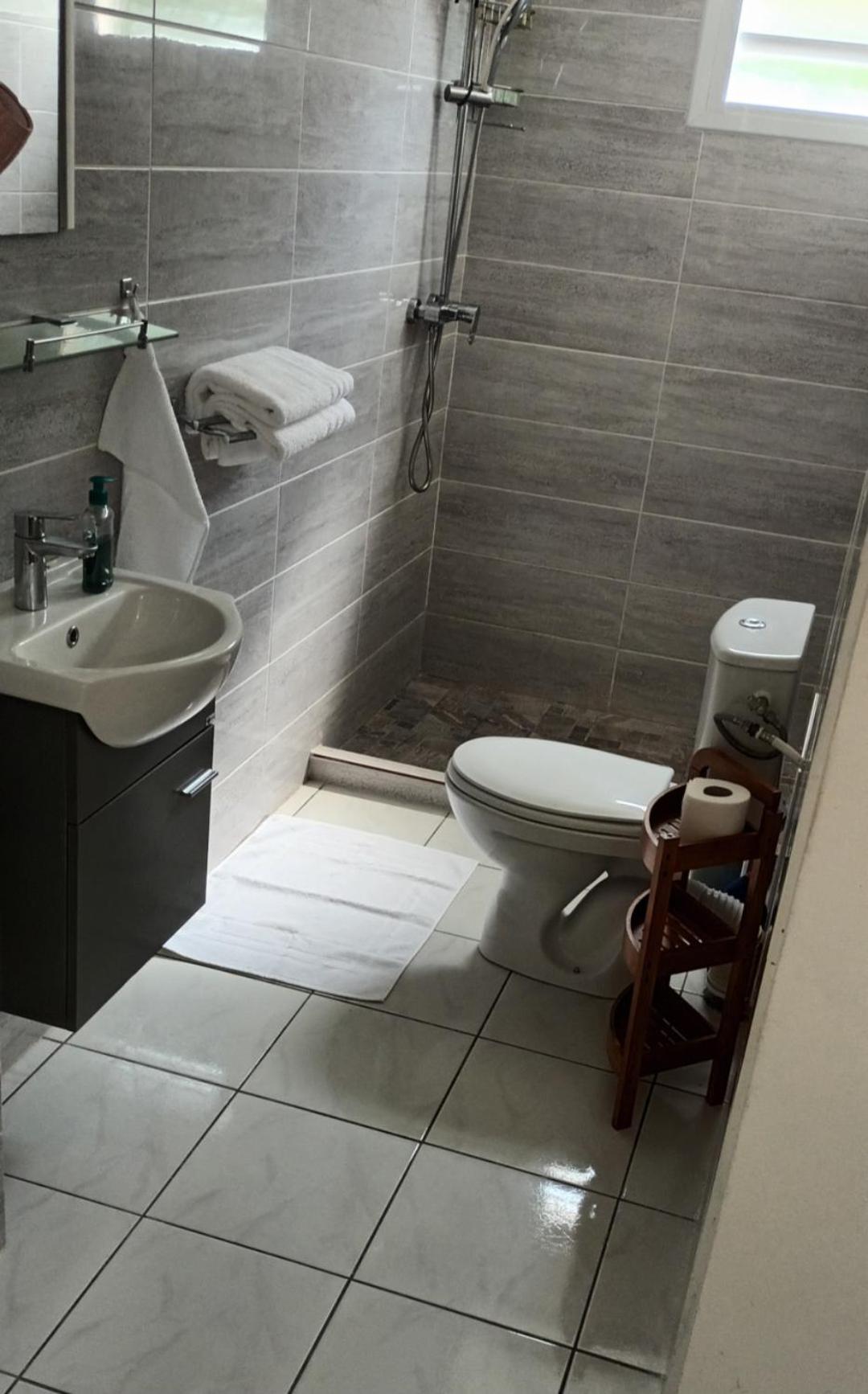 Chambre Climatisee Bouillante Exterior foto